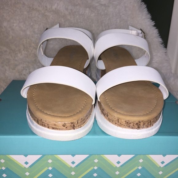 NIB Anna White Strappy Platform Wedge Cork Sandals - Picture 4 of 8